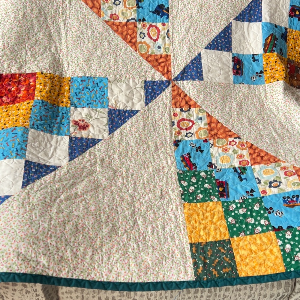 Handmade Pinwheel Patchwork Quilt - Cream with Multicolor Accents - Picture 5 of 9